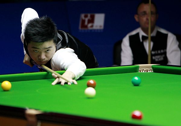 张育成赛后 张育成赛后